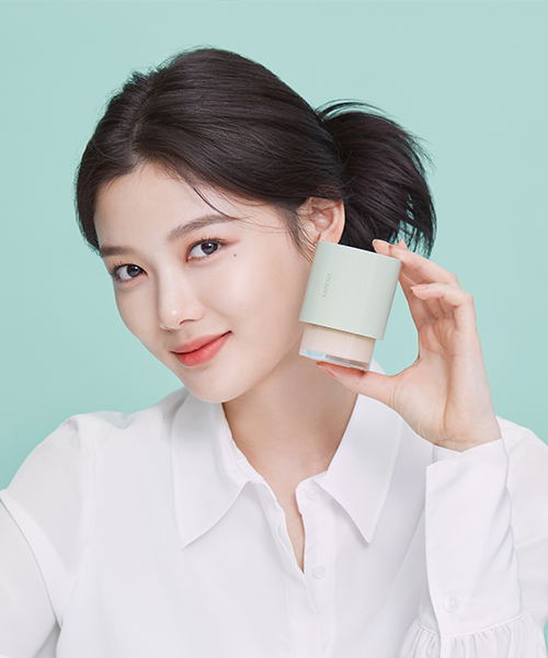 Laneige Neo Foundation in Matte 21N1 Beige, 30ml bottle. 