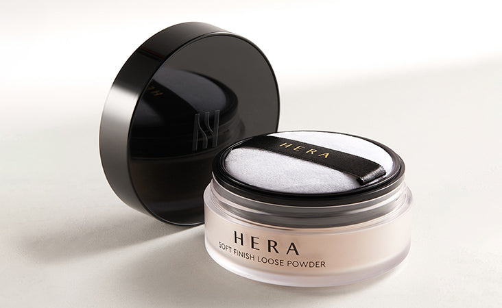 Hera Soft Finish Loose Powder, a 15g jar of finely milled powder for a matte finish.