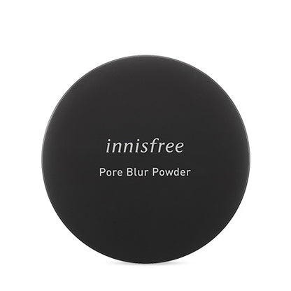 Innisfree Pore Blur Powder, a weightless powder that helps minimize the appearance of pores for a smooth, matte finish. 11g.