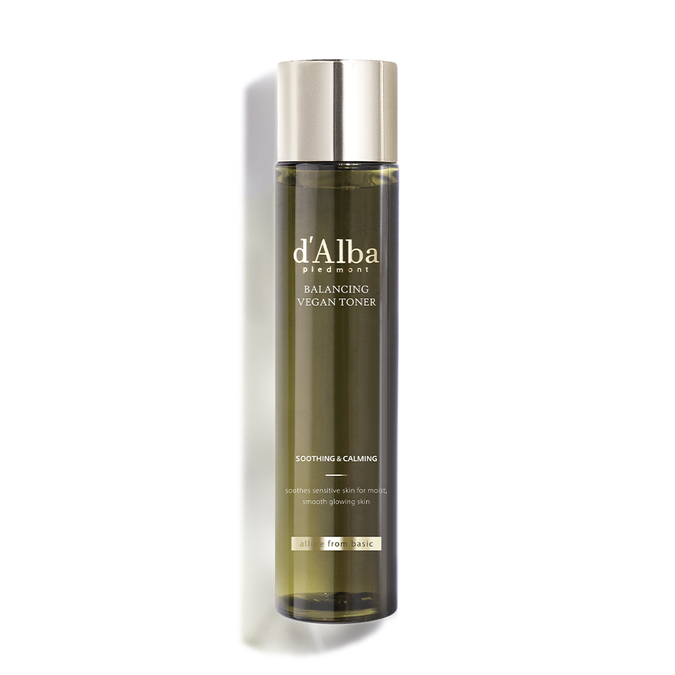 d'Alba vegan toner for balancing and hydrating the skin, formulated with Italian white truffle extract and ceramides. (150ml)