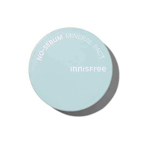 Innisfree No-Sebum Mineral Pact, a compact for setting makeup and controlling shine (8.5g)