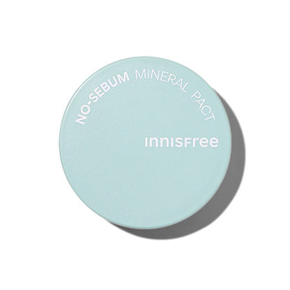 Innisfree No-Sebum Mineral Pact, a compact for setting makeup and controlling shine (8.5g)