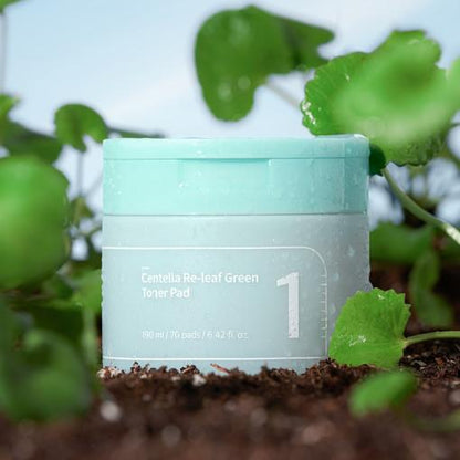 Numbuzin Centella Re-Leaf Green Toner Pads for calming irritated skin. Features Centella Asiatica and comes in a 70-pad container.