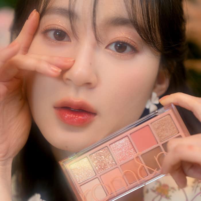 ROMAND Better Than Palette eyeshadow palette in #01 Pampas Garden, featuring ten warm-toned shades in matte and shimmer finishes for creating spring-like eye looks.