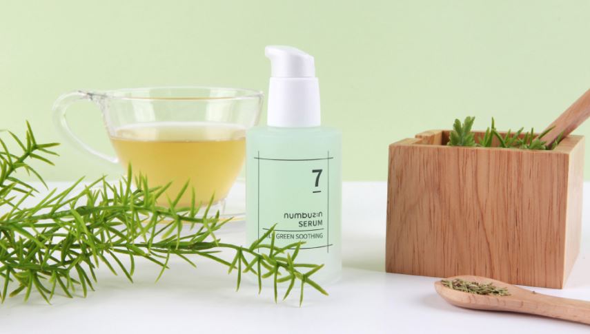 50ml bottle of Numbuzin No. 7 Mild Green Soothing Serum, a green-colored, water-gel texture for calming and hydrating sensitive skin.