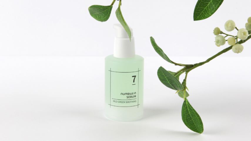 50ml bottle of Numbuzin No. 7 Mild Green Soothing Serum, a green-colored, water-gel texture for calming and hydrating sensitive skin.